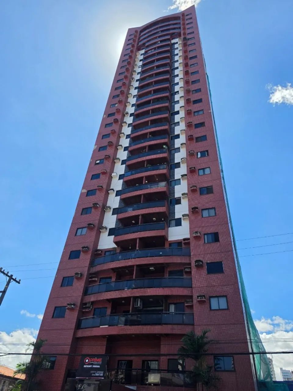 Lindo e amplo apartamento para alugar no Bairro do Marco, Edifício Bogari.