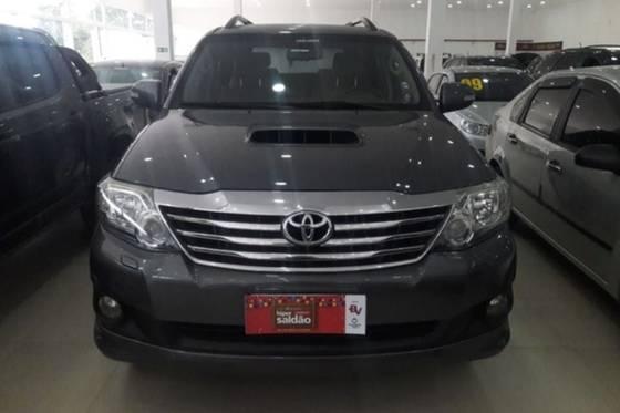 HILUX SW4 2011/2012 3.0 SRV 4X4 7 LUGARES 16V TURBO INTERCOOLER DIESEL 4P AUTOMÁTICO - Foto 7