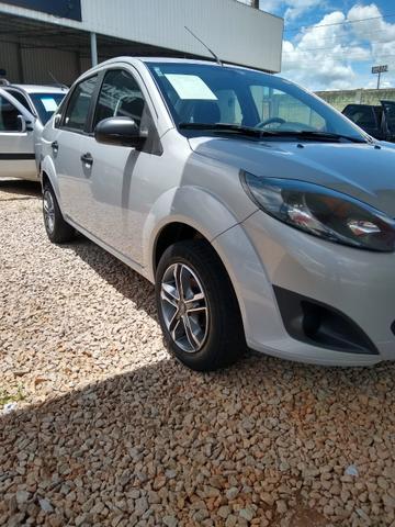 Fiesta Sedan 1.0