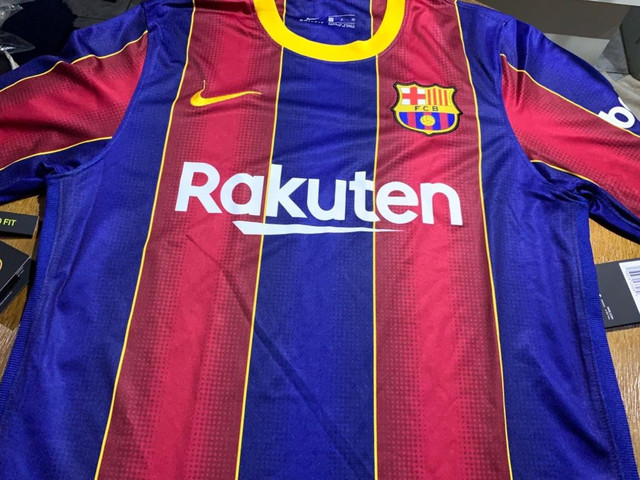 roupas nike e adidas