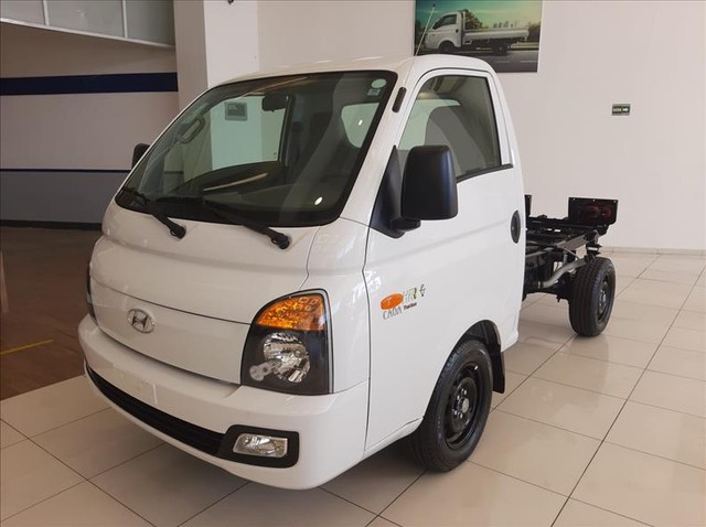 HYUNDAI HR 2.5 LONGO SEM CAÇAMBA 4X2 16V 130CV TUR