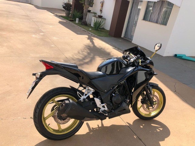 MOTO HONDA CBR 250R