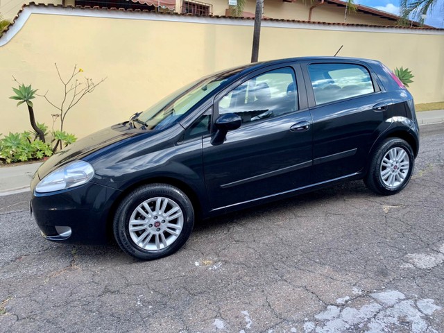 FIAT PUNTO ATTRACTIVE 1.4 FLEX COMPLETO * 2011