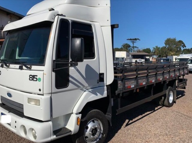 FORD CARGO 815 2010
