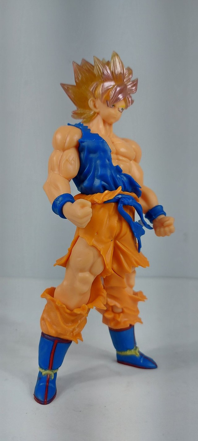 Boneco Dragon Ball Z Goku Super Sayajin 2