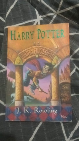 Livro: Harry Potter e a Pedra Filosofal 