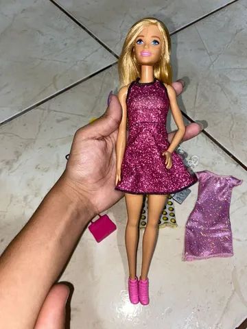 Boneca Barbie Fashionista Com Roupas E Acessórios - Mattel