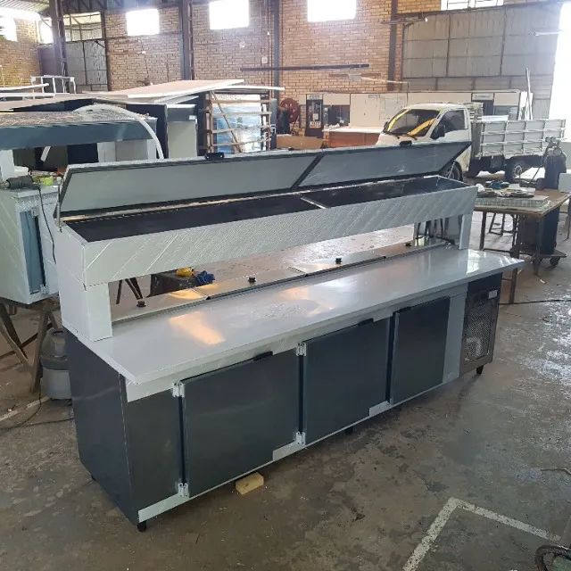 Balcão de Serviço com Condimentador Embutido e Elevado 2,90 metros