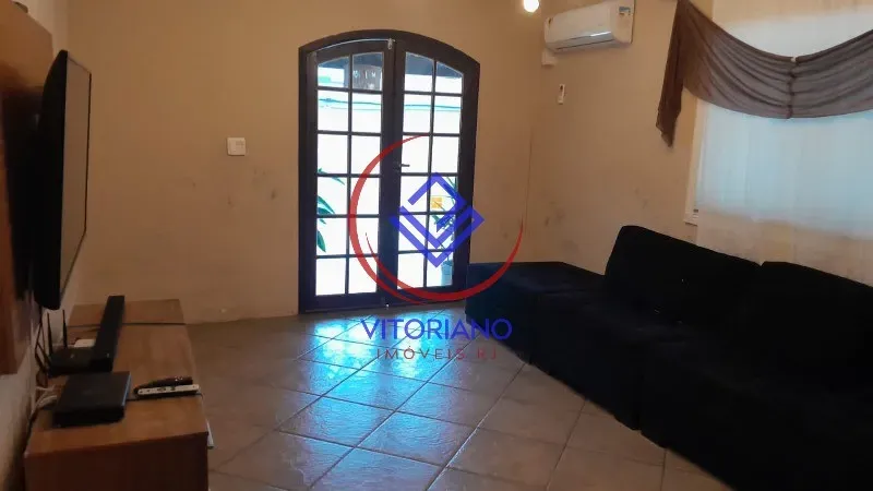 CASA Á VENDA TRÊS QUARTOS E PISCINA EM MESQUITA!
