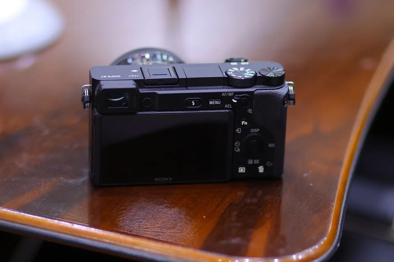 Câmera Sony A6400 - Foto 3