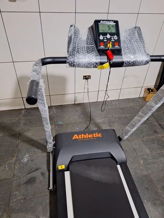 Esteira Athletic cle 35 das novas  - Foto 3