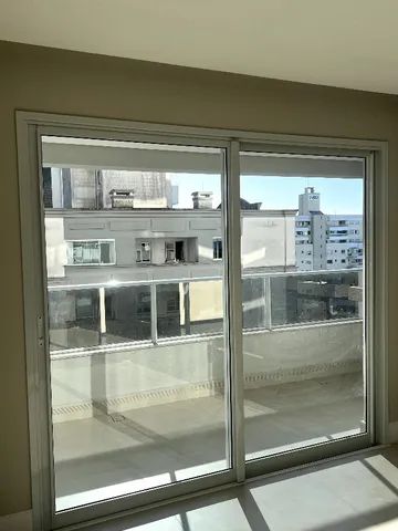 Porta de alumínio com vidro (com 2 folhas) - Foto 4