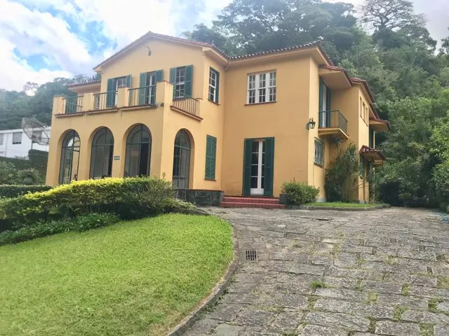 Vendo, troco ou alugo! Fazemos qualquer Bom negócio ! Terreno 30x140. Casa de 400m² no