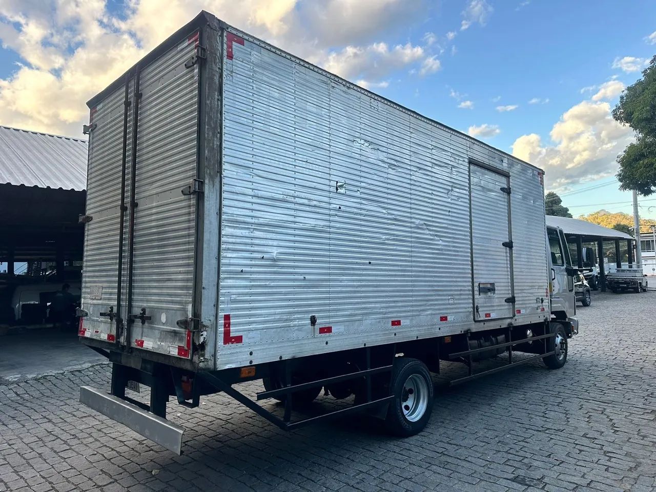 FORD CARGO 815 BAÚ  - Foto 5