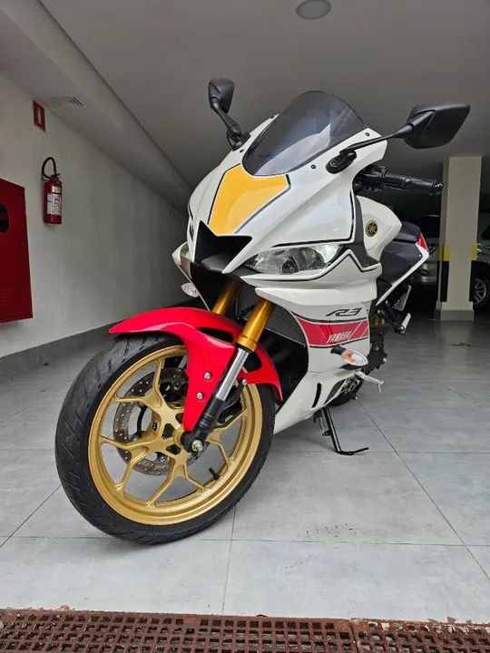 YAMAHA YZF R3 60th ANNIVERSARY ABS