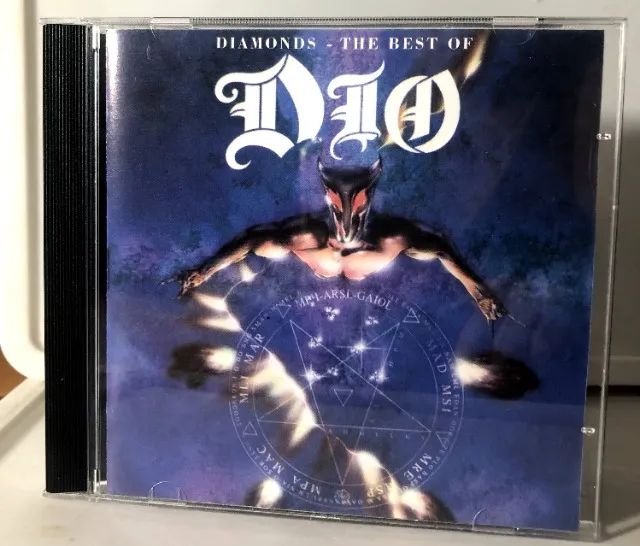 CD DA BANDA DIO COM O TITULO DIAMONDS - THE BEST OF DIO