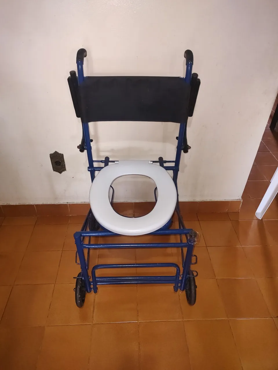 Cadeira de Banho com Rodas -