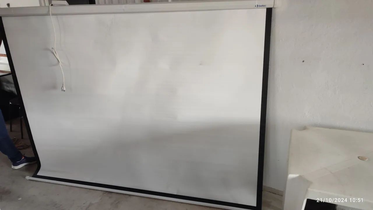 Retroprojetor eletrico Betec 120 com controle ( RS 300.00) 27 9  *)