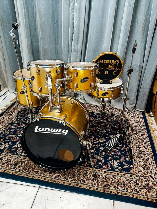 Bateria Ludwig - Dourada accent cs fusion 20 Excelente estado!