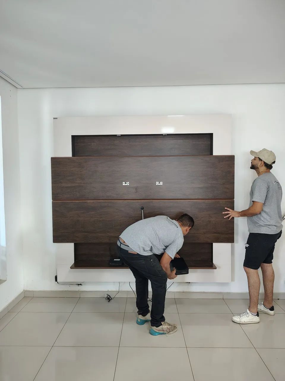 Suspension Panel with Integrated Rack64573911381505121