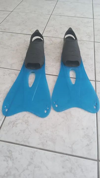 Par de nadadeiras tribord - Foto 3
