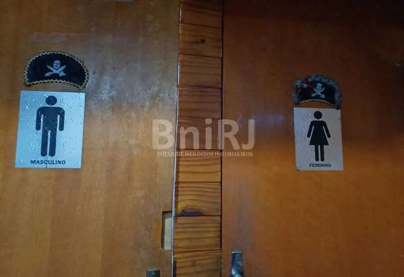 Prédio comercial com um bar no térreo. Venha ter o seu próprio negócio no Centro da Cidade - Foto 10