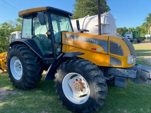 Trator Valtra BM 125i