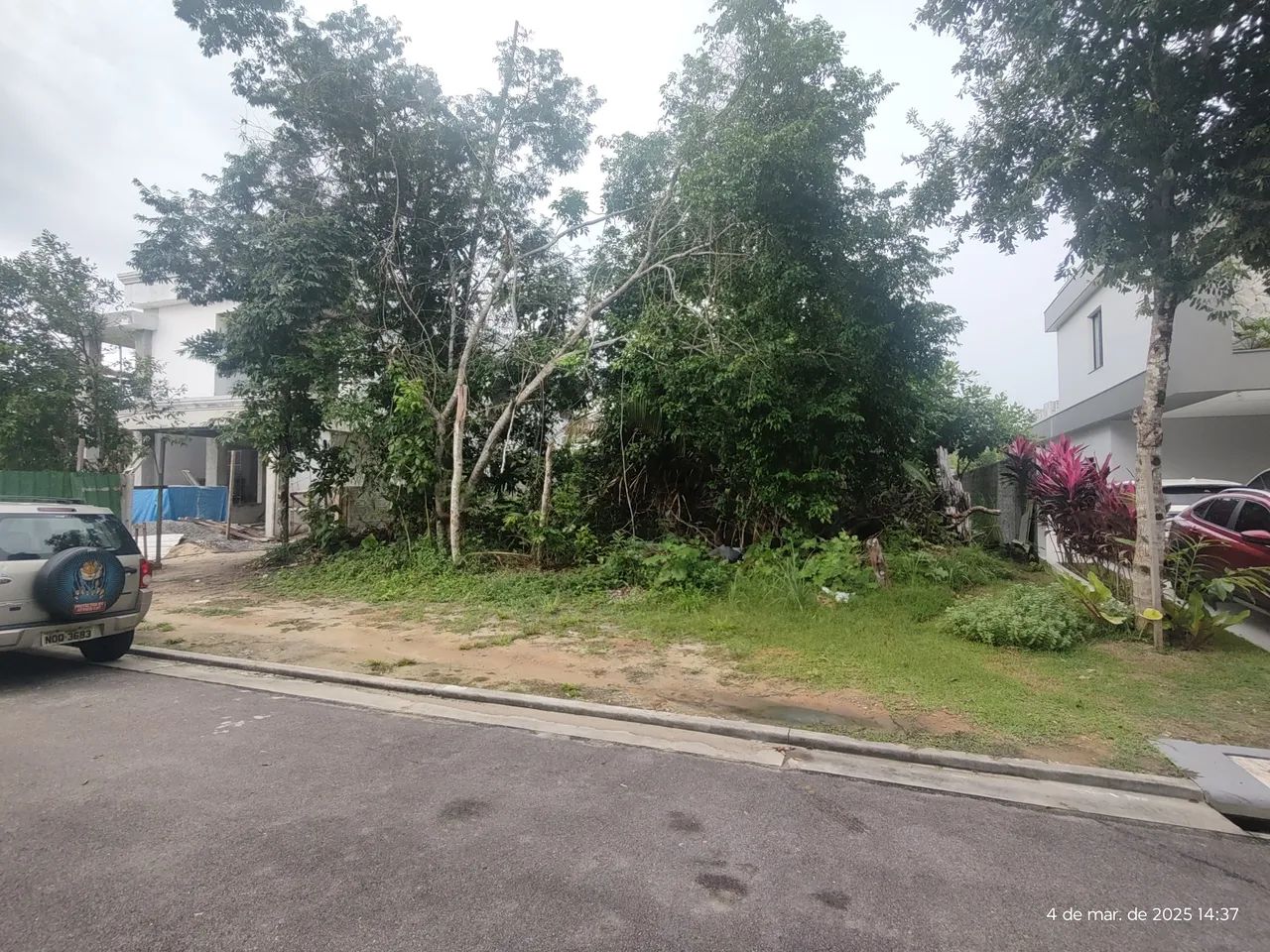 Imóvel para venda possui 490 metros quadrados em Ponta Negra - Manaus - AM