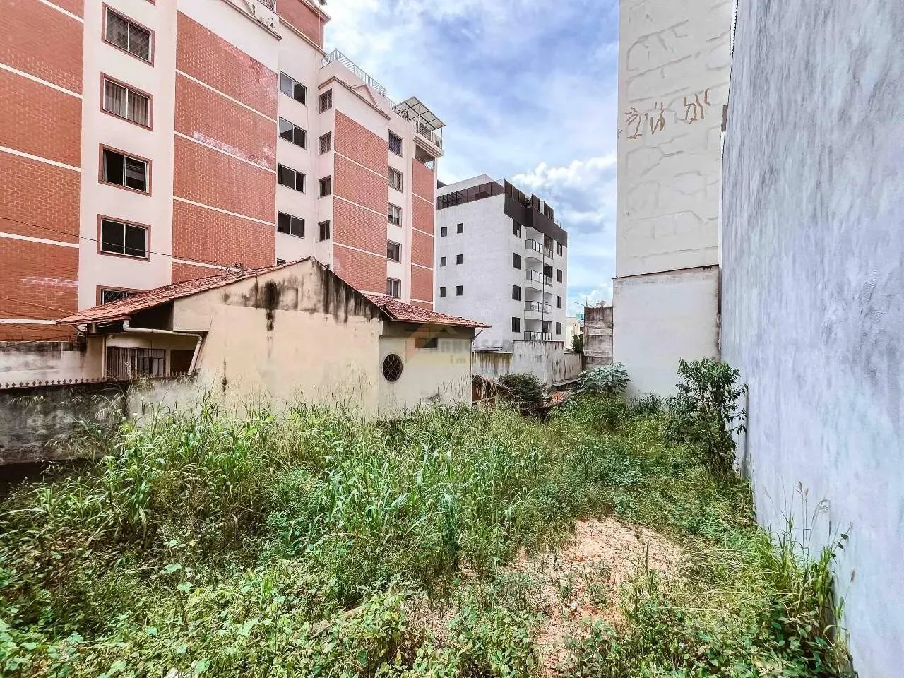 Lote localizado no Centro