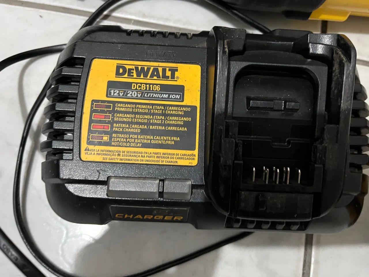 Serra Sabre Dewalt DCS380-B3 - Foto 2
