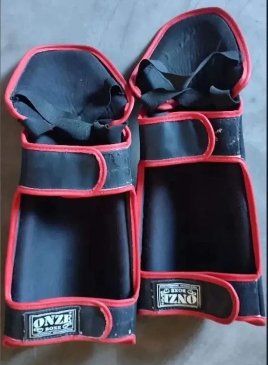 Kit Muay Thai/ luvas + caneleiras + bucal + bandagem - Foto 4