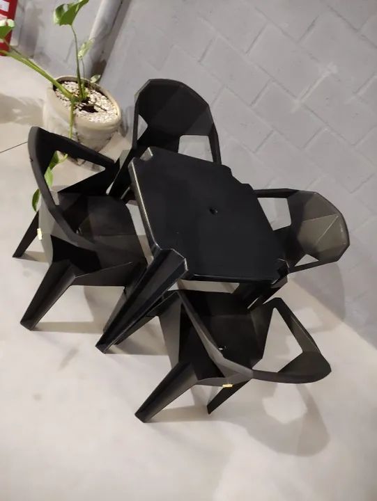 Jogo de Mesa + 4 Poltronas Diamond  - Foto 3