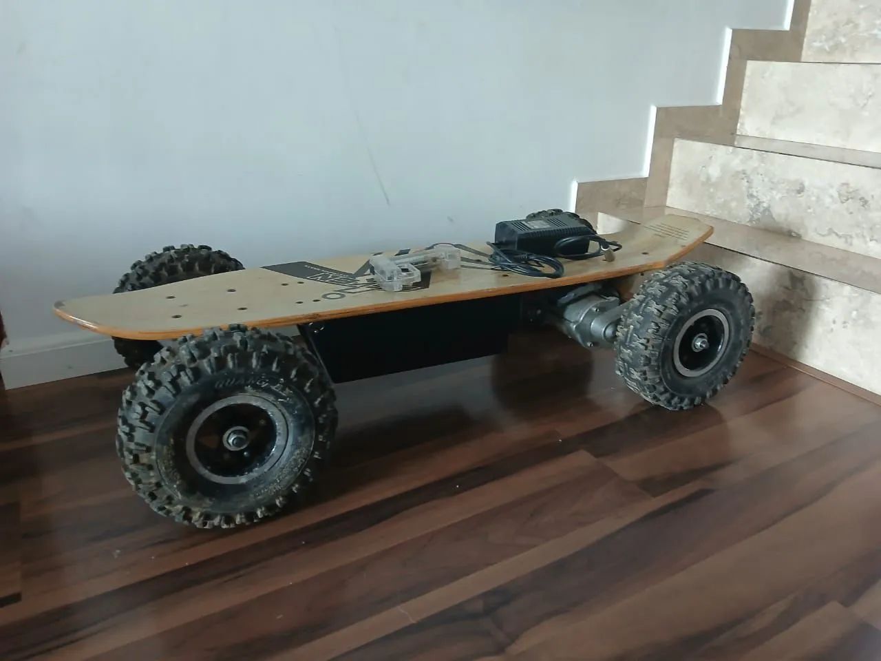 Skate Elétrico Off-Road 800W
