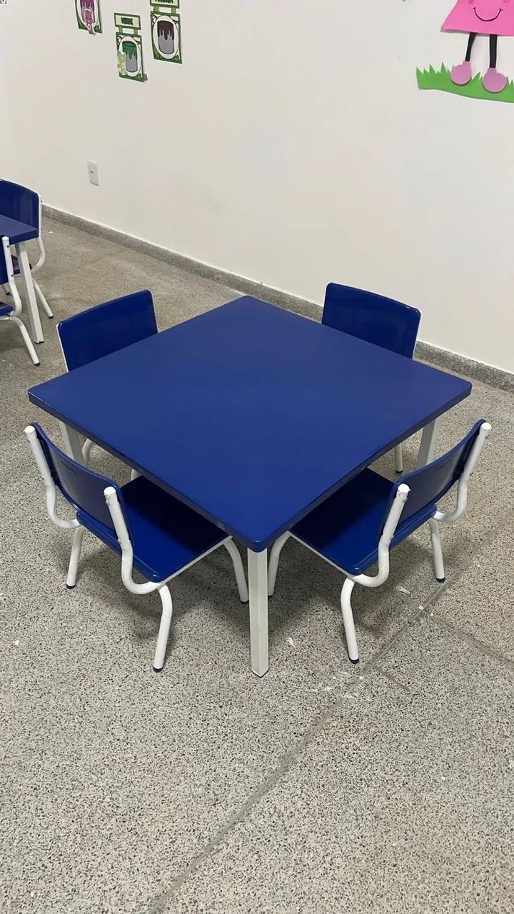 Mesa Escolar Nova 