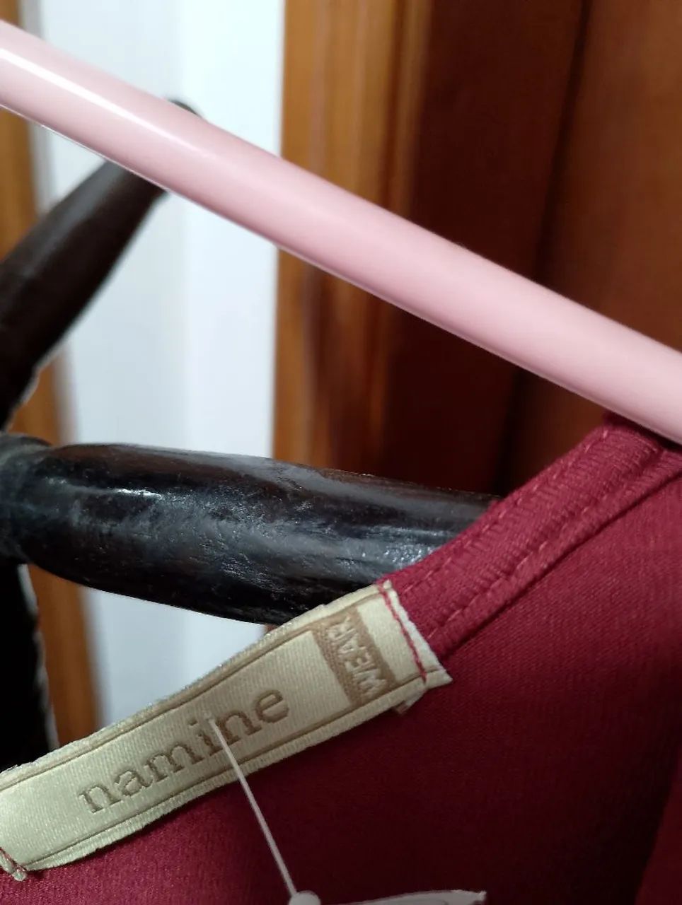 Vestido Longo Vinho com Detalhe em Zíper - Foto 2