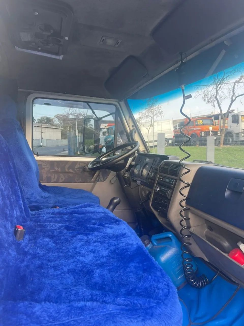 VW -17.210 WORKER TRUCK 6X2 BAÚ -ANO 2001 - Foto 15