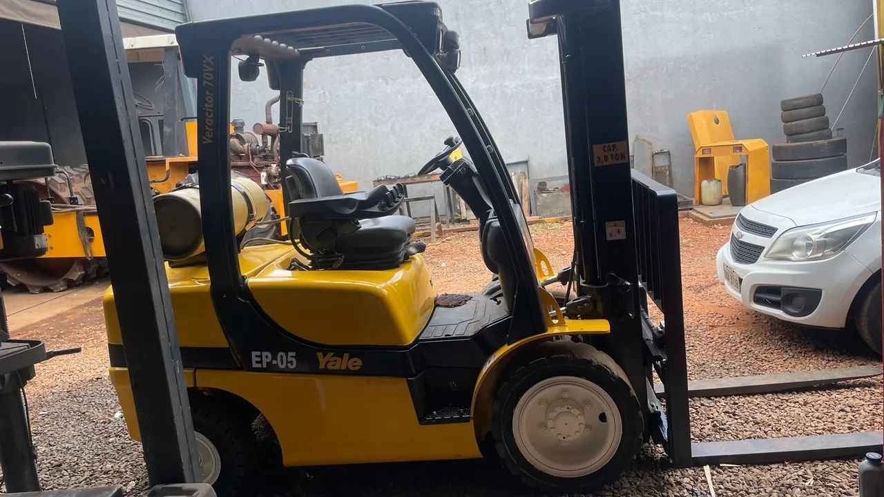 Vendo Empilhadeira Yale 70 VX 3.5T - Foto 2