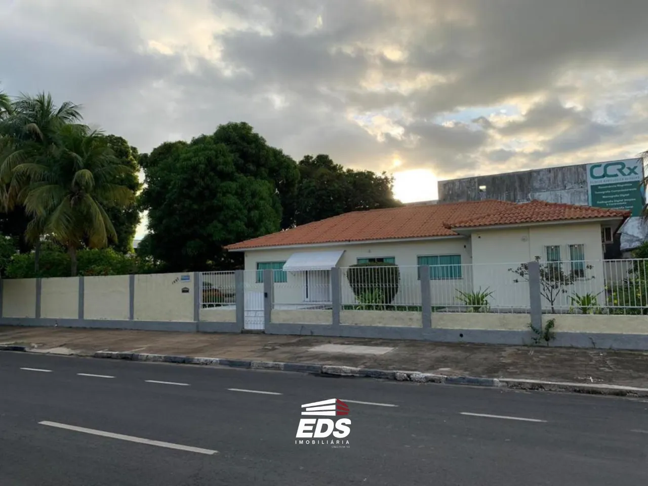 Casa Centro 4 suítes em terreno de 1.334m²
