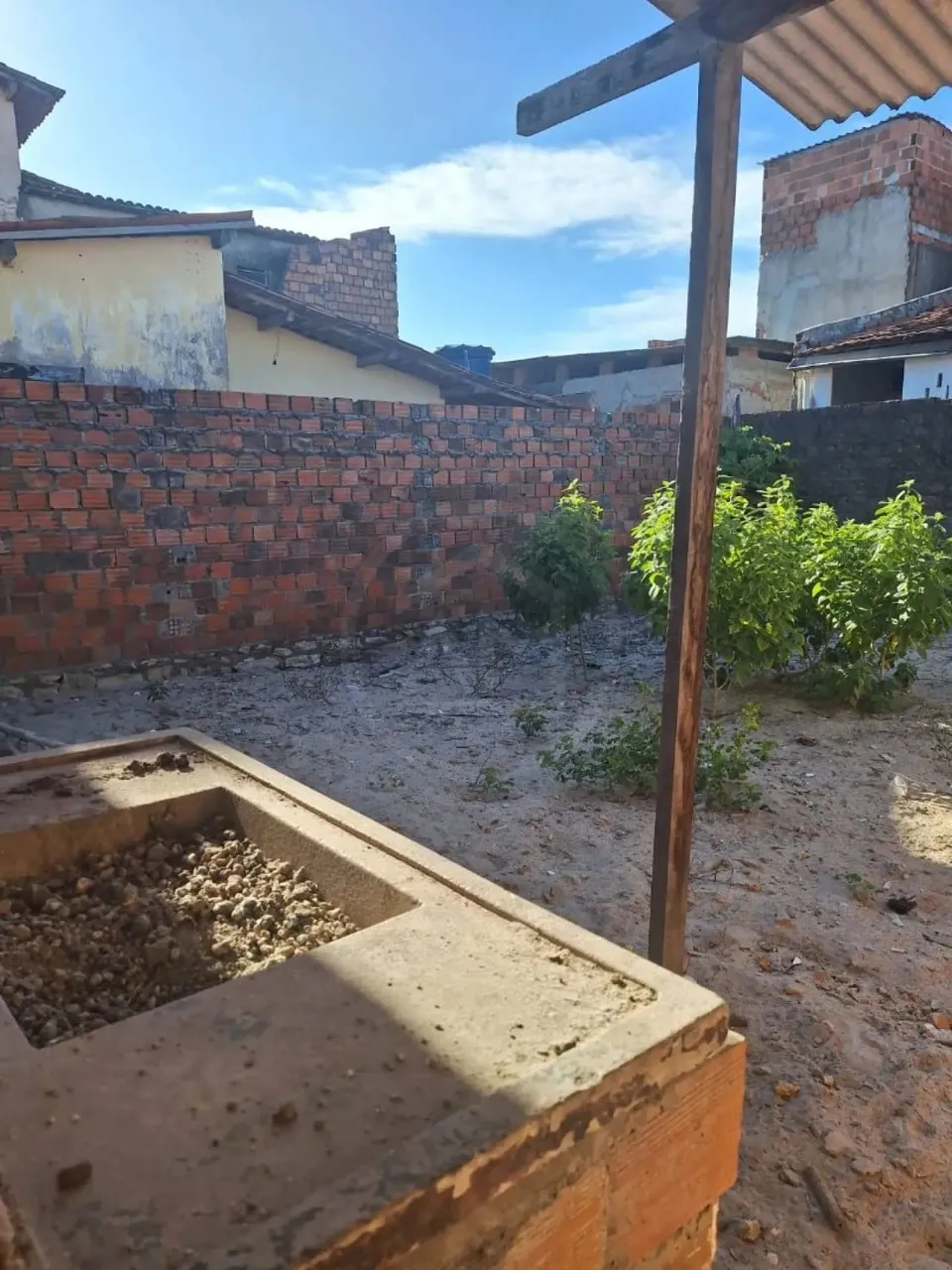 CASA À VENDA NO ALBANO FRANCO
