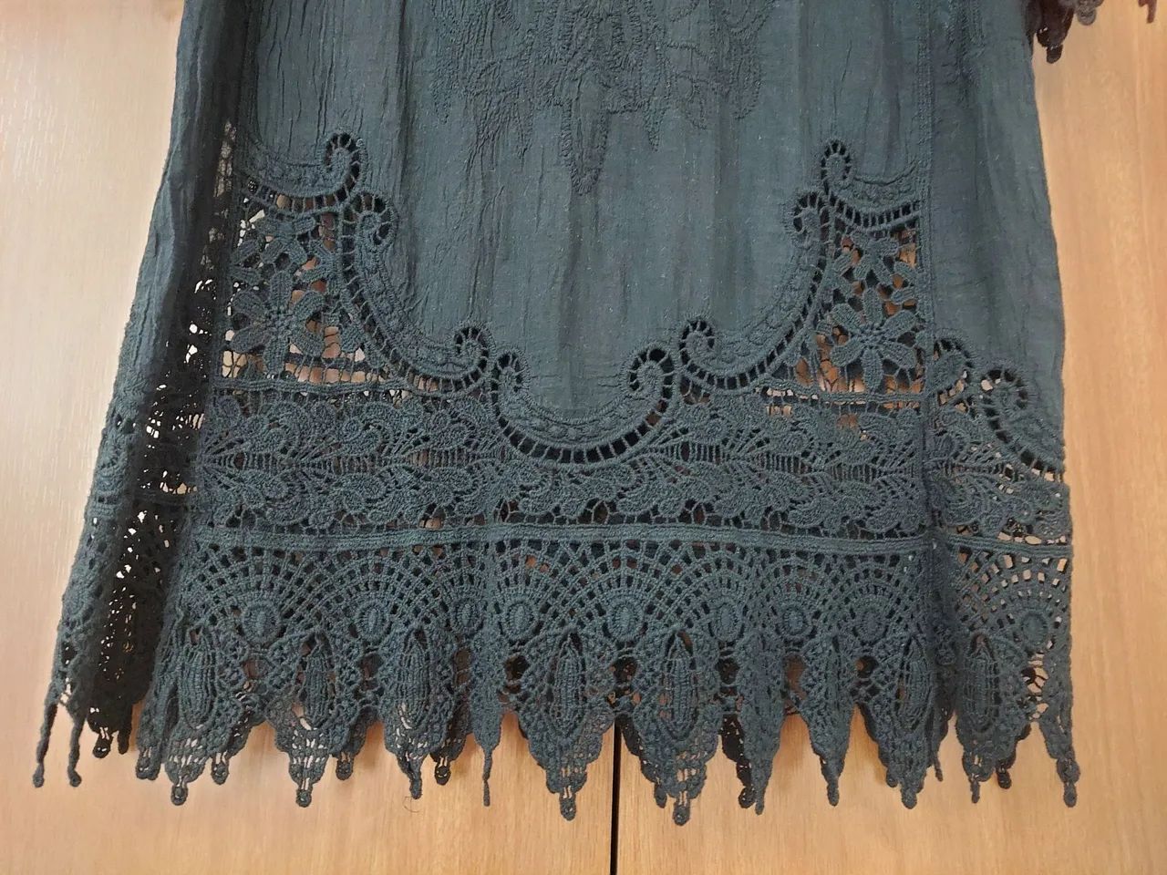 SAÍDA DE PRAIA PRETA COM DETALHES RENDADOS - Foto 3