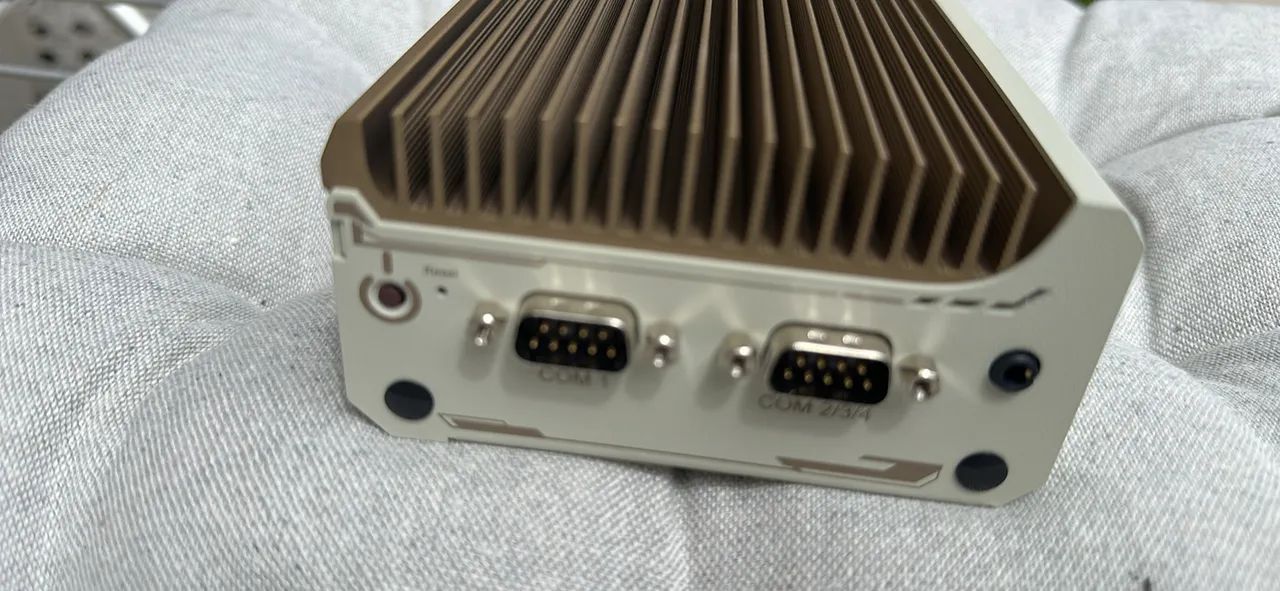 Computador Industrial Compacto POC-400 ? 8 GB RAM, Super Resistente, Ideal para Projetos - Foto 4