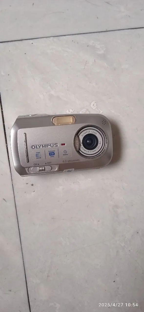 Olympus 4.0 Megapixel Digital Camera64290077609985120