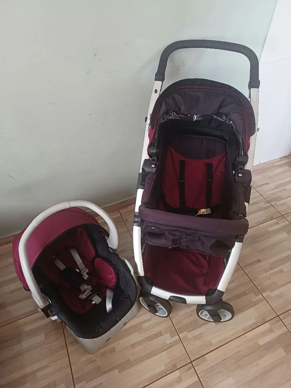 Carrinho de Bebê e Bebê Conforto