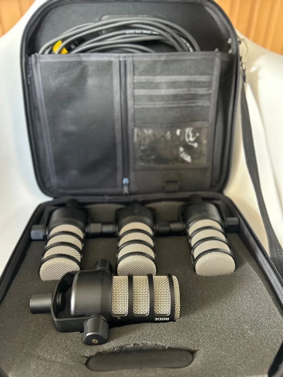 1 Microfone Rode PodMic - seminovo na caixa - Foto 4