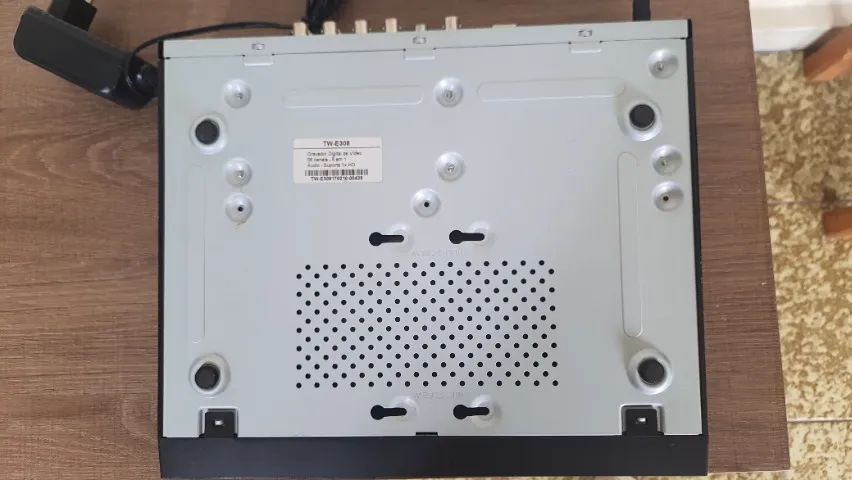 Gravador Digital Tecvoz Tw-e308 - 8 Canais + Monitor Samsung (Usado) - Foto 3