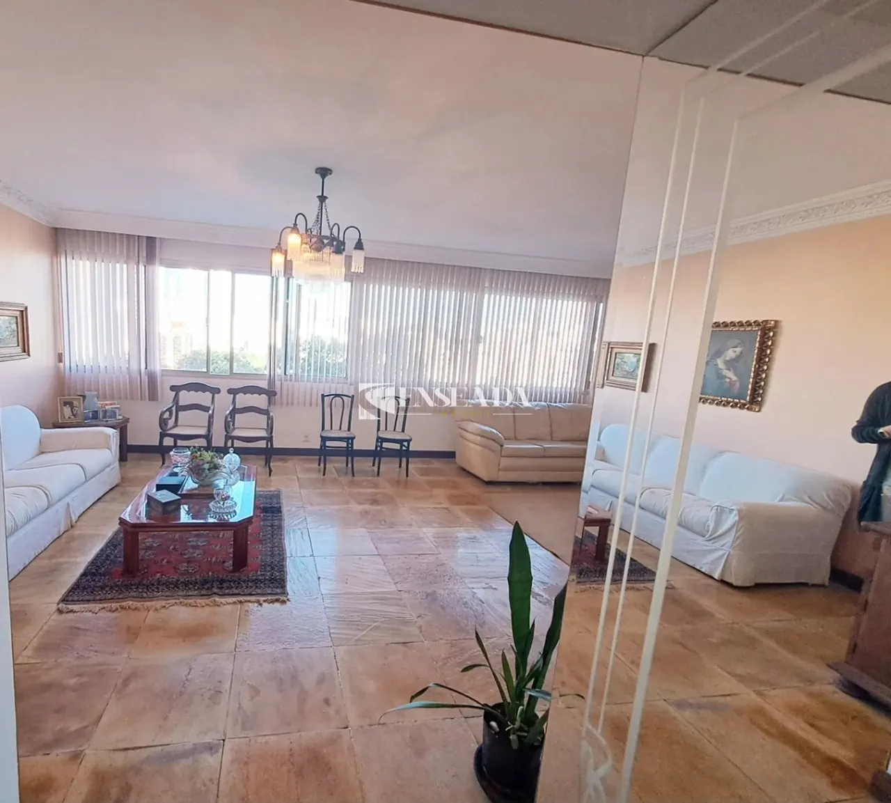Imperdível! Apartamento de Luxo com 4 Quartos e 3 Suítes em Santa Lúcia, Vitória-ES. Venha