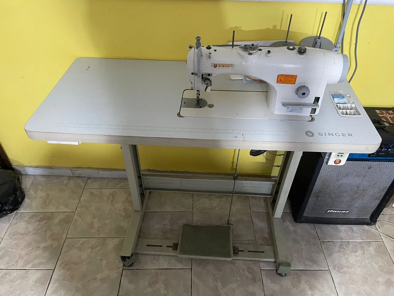 Máquina de Costura Industrial Singer - Excelente Estado