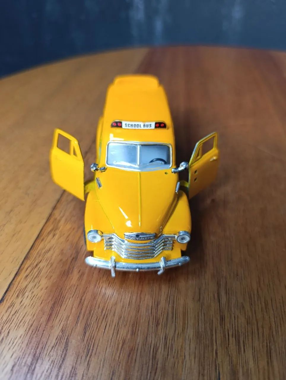Miniatura de ônibus escolar DIECAST 1:36 Kinsmart - Foto 2