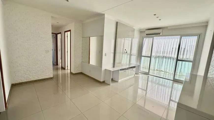 Vendo apartamento de 3 quartos com suite na Praia da Costa Vila Velha ES. ~