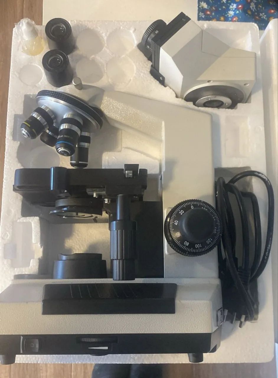 Microscópio Óptico Coleman N107